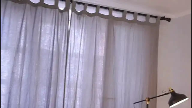 Snapshot of Helenspenss_ chatting on 11-12-25, 10:48 Helenspenss online show from 11-12-25, 10:48