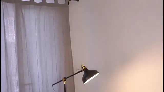 Snapshot of Helenspenss_ chatting on 11-15-25, 08:38 Helenspenss online show from 11-15-25, 08:38