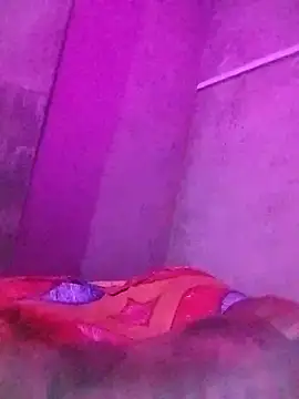 Snapshot of desicoupleNoon chatting on 10-31-25, 05:03 desicoupleNoon online show from 10-31-25, 05:03