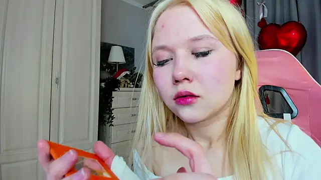 VivieSunn online show from 02-14-26, 04:42