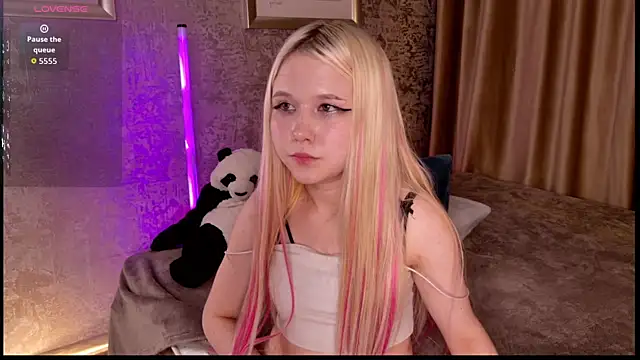 VivieSunn online show from 04-30-26, 08:57