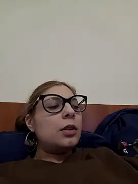 Snapshot of sweetbabygirlforyou chatting on 04-15-26, 04:03 sweetbabygirlforyou online show from 04-15-26, 04:03