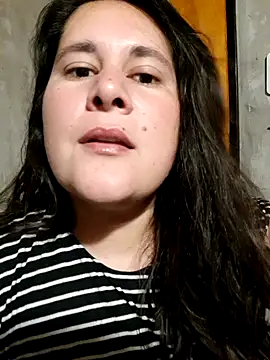 Clara Arg online show from 11-22-25, 01:26