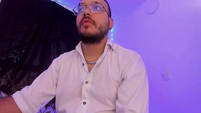 Snapshot of MarkWolfe1 chatting on 10-28-25, 09:50 MarkWolfe1 online show from 10-28-25, 09:50