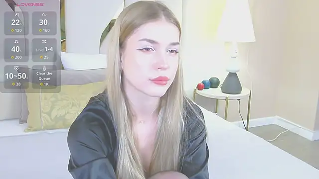 Snapshot of JenniNellson chatting on 05-27-26, 05:21 JenniNellson online show from 05-27-26, 05:21