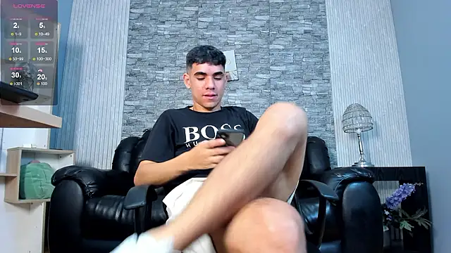 zack joness18 online show from 02-01-26, 04:55