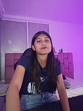 YeseniaRodriguez3 online show from 05-08-26, 12:32