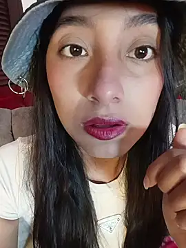 YeseniaRodriguez3 online show from 05-23-26, 12:42