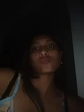 YeseniaRodriguez3 online show from 05-31-26, 03:15