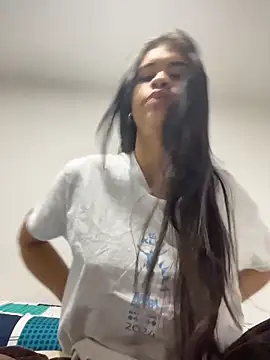 Snapshot of Tatishernandez chatting on 11-08-25, 02:39 Tatishernandez online show from 11-08-25, 02:39