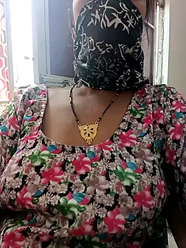 Snapshot of Janvi_kapor chatting on 10-28-25, 08:07 Janvi kapor online show from 10-28-25, 08:07