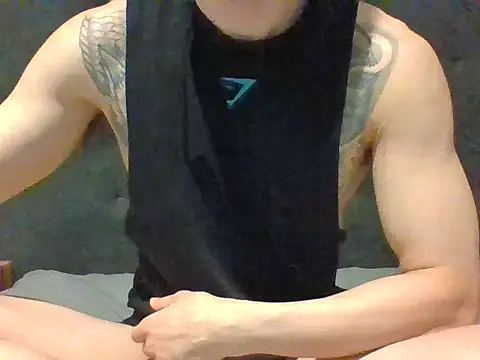 Snapshot of jaydenasiantattoo chatting on 11-03-25, 01:23 jaydenasiantattoo online show from 11-03-25, 01:23