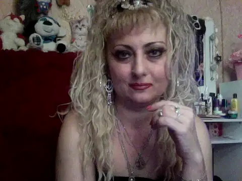 xHot Amazonq online show from 11-01-25, 07:49