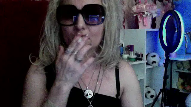 xHot Amazonq online show from 03-04-26, 10:16