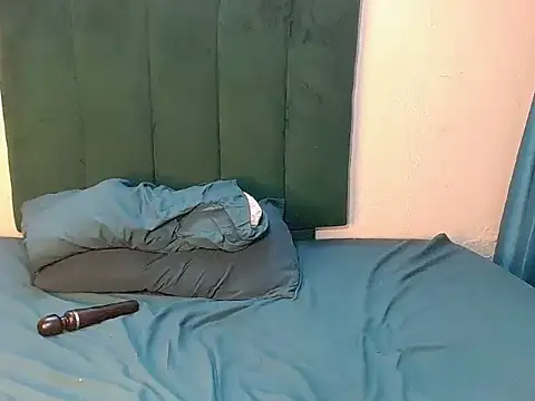 Lisa-001 online show from 10-31-25, 06:25