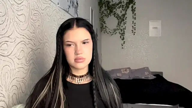 Snapshot of Sylira_fable chatting on 11-03-25, 11:22 Sylira fable online show from 11-03-25, 11:22