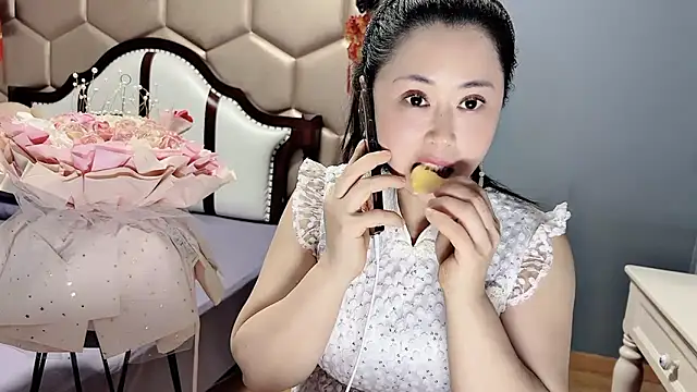 yaoyao22678 online show from 04-15-26, 02:18