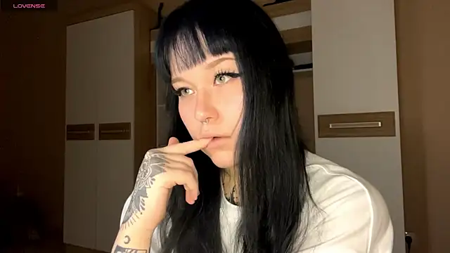 LaurenOveson online show from 10-27-25, 07:34