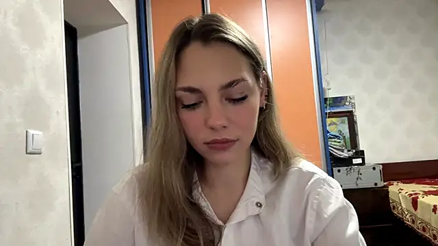 Snapshot of IlanaLafferty chatting on 11-11-25, 06:41 IlanaLafferty online show from 11-11-25, 06:41