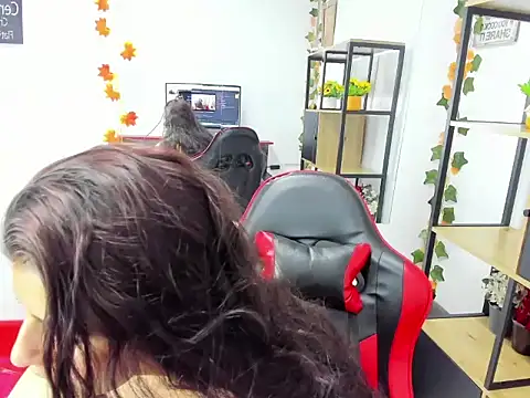 Snapshot of Allana_Collins_ chatting on 10-28-25, 01:36 Allana Collins online show from 10-28-25, 01:36