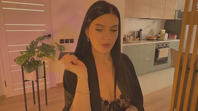 Snapshot of Angelsweetshy chatting on 10-26-25, 08:42 Angelsweetshy online show from 10-26-25, 08:42