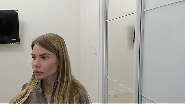 Snapshot of LinaBey chatting on 10-30-25, 03:13 LinaBey online show from 10-30-25, 03:13