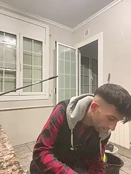 Snapshot of Dondeloquieras4 chatting on 02-16-26, 07:43 Dondeloquieras4 online show from 02-16-26, 07:43