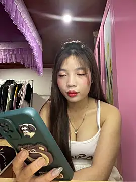 Zlienr023 online show from 10-27-25, 01:15