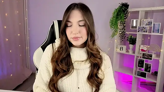 KylieCharm online show from 10-27-25, 10:52