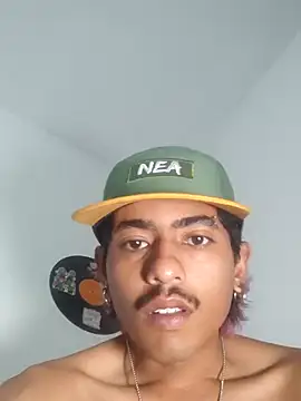 SkinniYamo online show from 10-27-25, 01:15