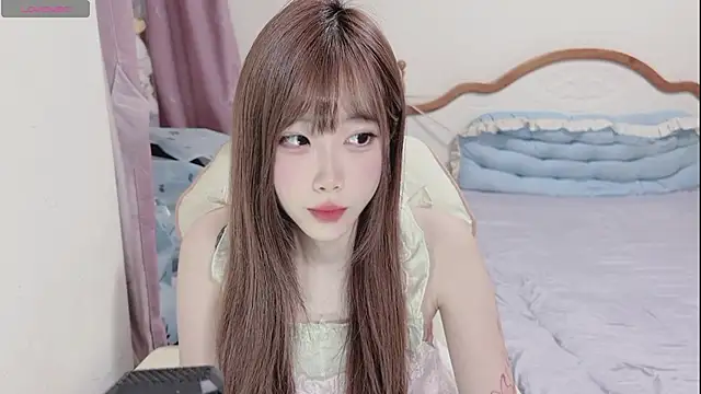 Snapshot of Vivian-88 chatting on 07-28-26, 02:35 Vivian-88 online show from 07-28-26, 02:35