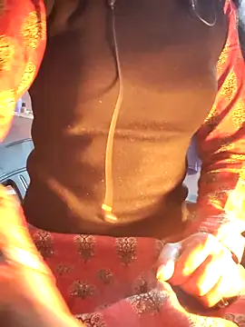 Hot-Rubyy online show from 12-17-25, 09:15