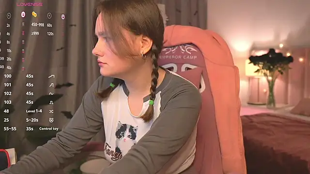 ErikaGreen online show from 10-28-25, 07:23