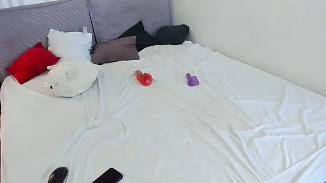 AvenGlow online show from 04-19-26, 05:40