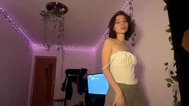 LilithFlamey online show from 11-16-25, 04:23