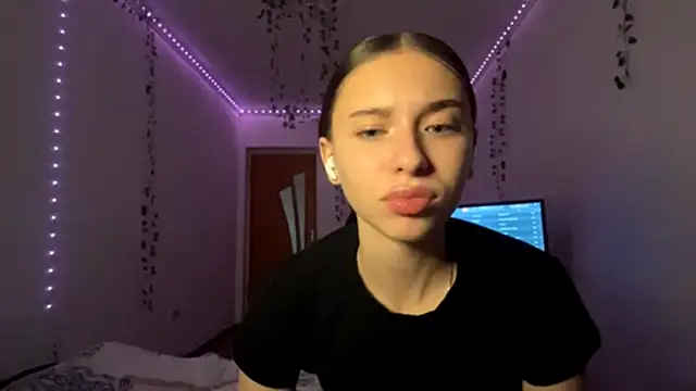 LilithFlamey online show from 11-17-25, 06:14