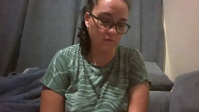 Snapshot of lilMissMarli chatting on 04-01-26, 04:35 lilMissMarli online show from 04-01-26, 04:35