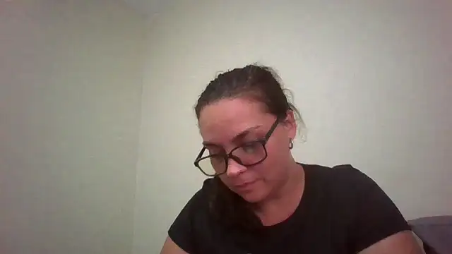 Snapshot of lilMissMarli chatting on 04-02-26, 01:42 lilMissMarli online show from 04-02-26, 01:42