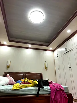 Snapshot of Qt889999 chatting on 11-07-25, 02:17 Qt889999 online show from 11-07-25, 02:17