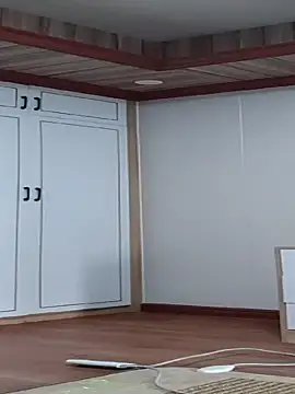 Snapshot of Qt889999 chatting on 11-17-25, 02:17 Qt889999 online show from 11-17-25, 02:17