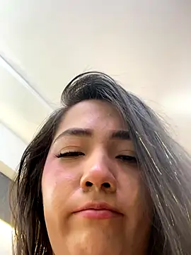 Hannahpradaa  online show from 01-05-26, 05:27