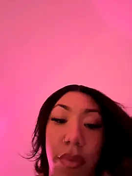 lightskinlatina online show from 11-25-25, 10:10
