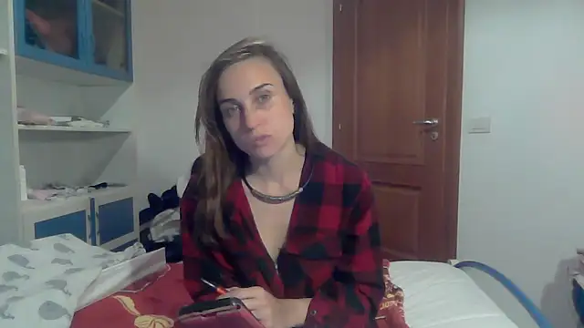 SinnEmily online show from 04-18-26, 04:33