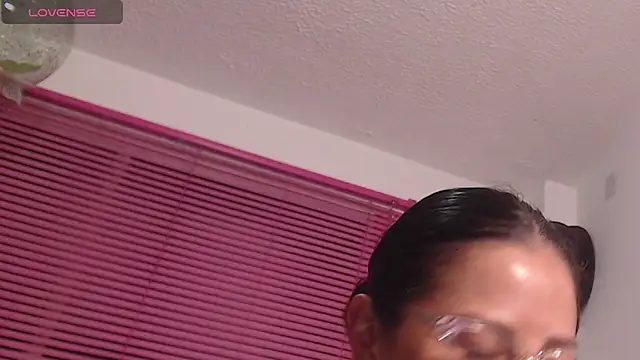 Emma Hotkiss online show from 04-11-26, 02:16