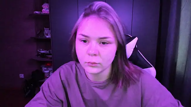 sophia lix online show from 11-15-25, 01:47