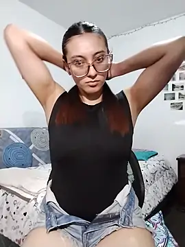Snapshot of bellastorme04 chatting on 05-15-26, 03:13 bellastorme04 online show from 05-15-26, 03:13