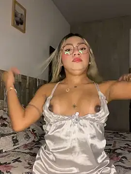 Vicky-Nova online show from 10-29-25, 03:09