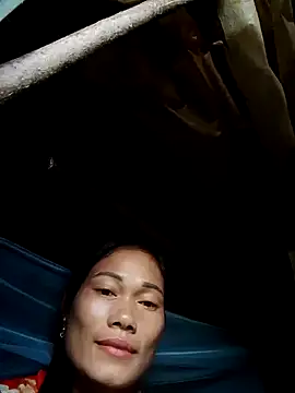 Snapshot of doggy-00 chatting on 10-28-25, 12:25 doggy-00 online show from 10-28-25, 12:25