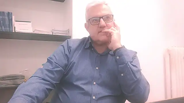 Snapshot of Diegoriv71 chatting on 02-05-26, 01:27 Diegoriv71 online show from 02-05-26, 01:27