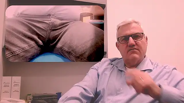 Snapshot of Diegoriv71 chatting on 02-24-26, 11:30 Diegoriv71 online show from 02-24-26, 11:30